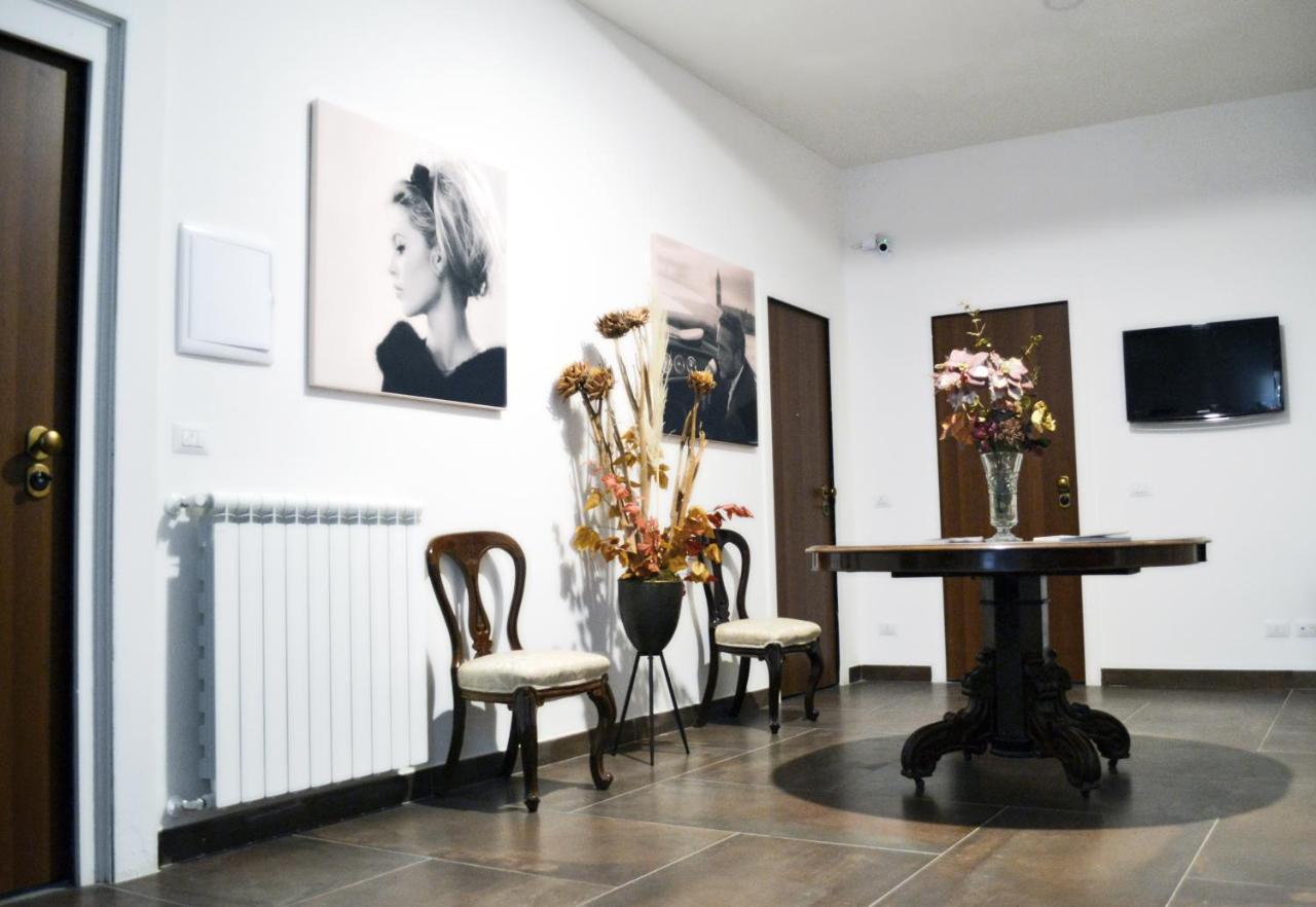 Questo Rinascimento Casa Brigitte 那不勒斯 外观 照片